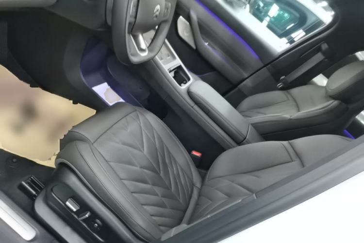 Used Nio ES6 2025 75 kWh Left Front Seat