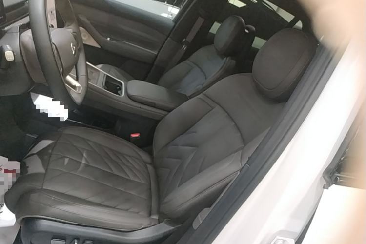 Used Nio ES6 2025 75 kWh Left Front Seat