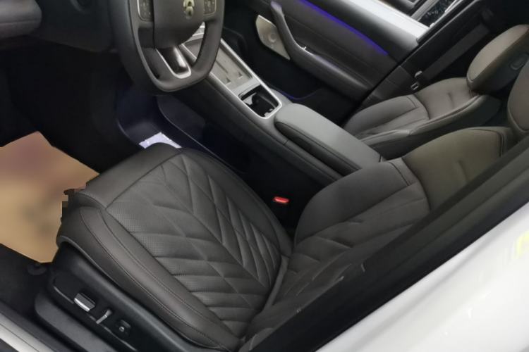 Used Nio ES6 2025 75 kWh Left Front Seat