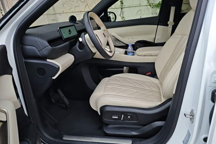 Used Nio ES6 2025 75 kWh Left Front Seat