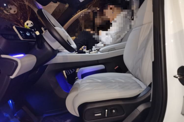 Used Nio ES6 2025 75 kWh Left Front Seat
