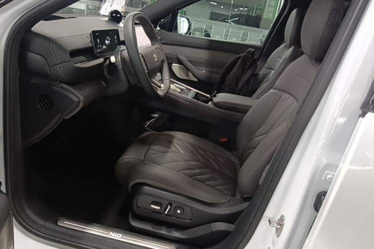 Used Nio ES6 2025 75 kWh Left Front Seat