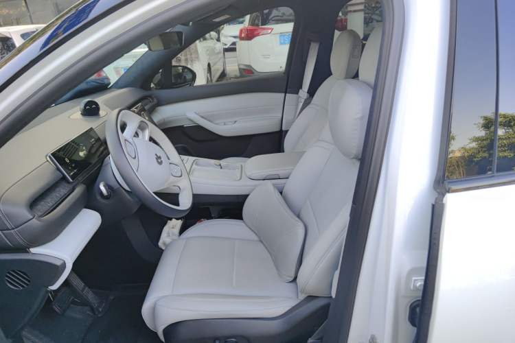 Used Nio ES6 2025 75 kWh Left Front Seat