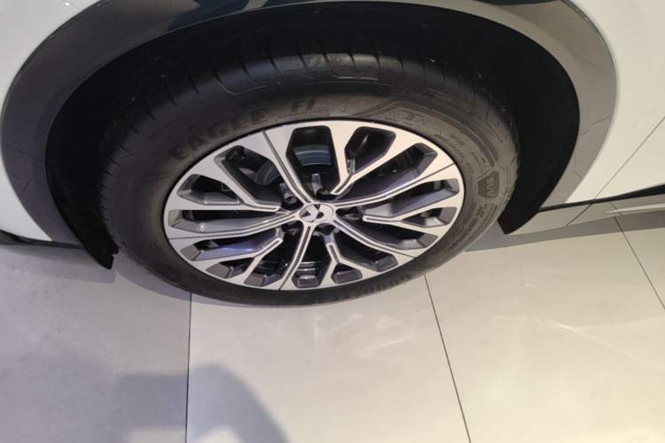 Used Nio ES6 2025 75 kWh Left Front Wheel Hub
