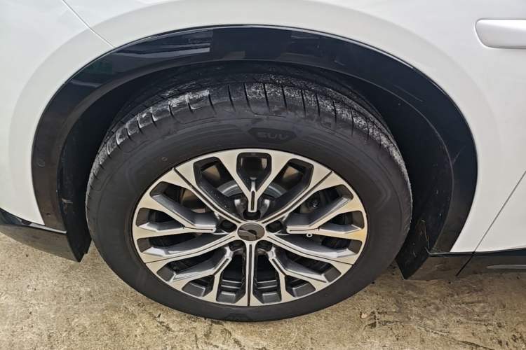 Used Nio ES6 2025 Model 100kWh 300,000th Anniversary Edition Left Front Wheel Hub