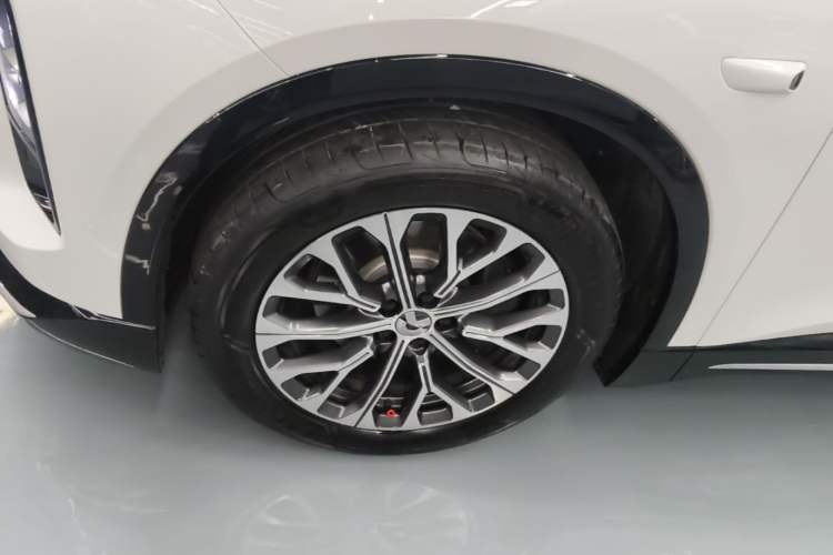 Used Nio ES6 2025 75 kWh Left Front Wheel Hub