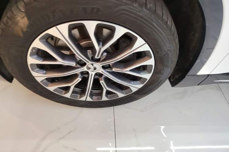 Used Nio ES6 2025 75 kWh Left Front Wheel Hub