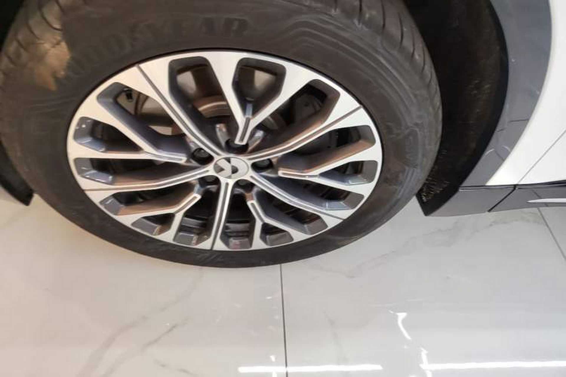 Used Nio ES6 2025 75 kWh Left Front Wheel Hub