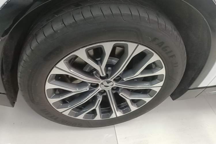 Used Nio ES6 2025 75 kWh Left Front Wheel Hub