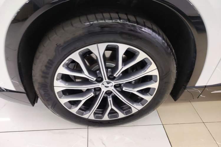 Used Nio ES6 2025 75 kWh Left Front Wheel Hub