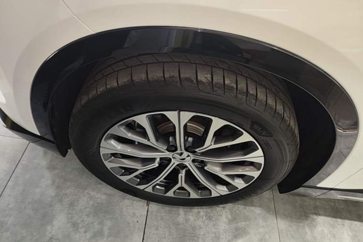 Used Nio ES6 2025 75 kWh Left Front Wheel Hub
