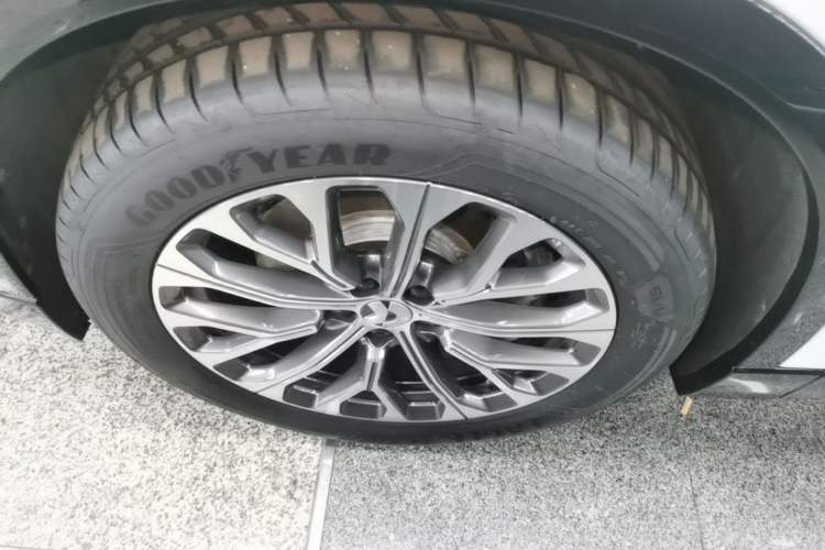 Used Nio ES6 2025 75 kWh Left Front Wheel Hub