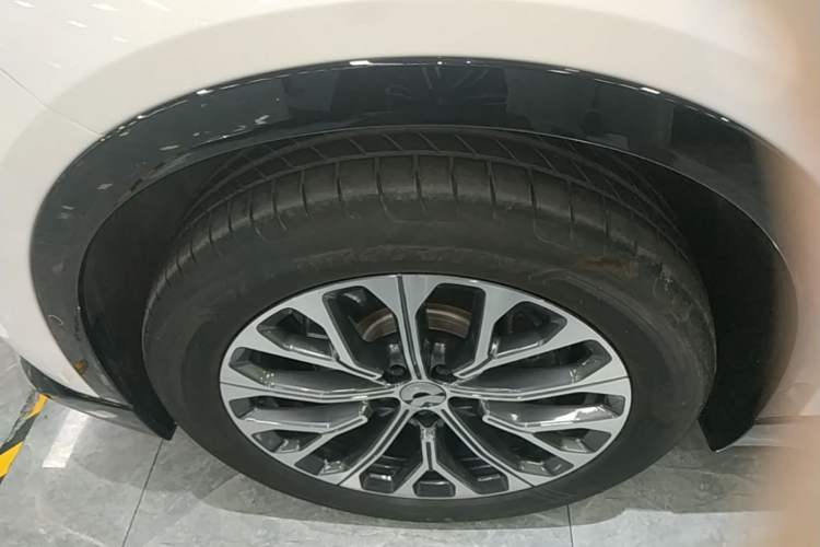 Used Nio ES6 2025 75 kWh Left Front Wheel Hub