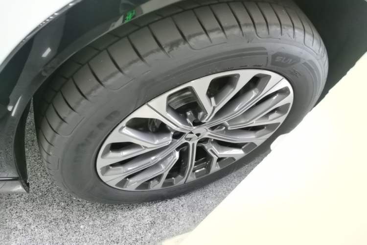 Used Nio ES6 2025 75 kWh Left Front Wheel Hub