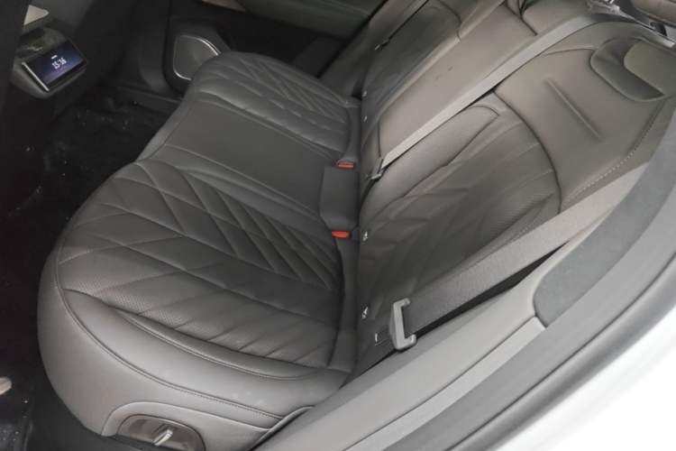 Used Nio ES6 2025 75 kWh Left Rear Seat