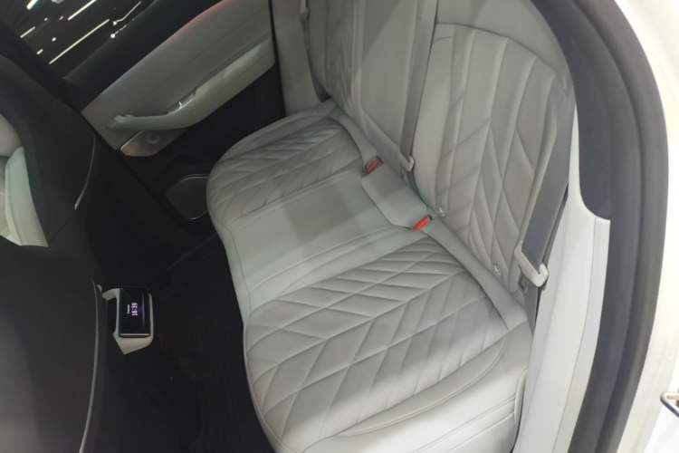 Used Nio ES6 2025 75 kWh Left Rear Seat