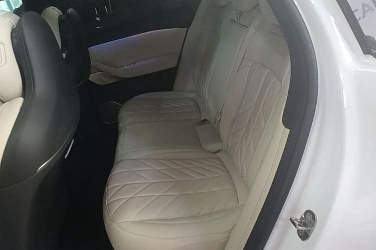Used Nio ES6 2025 75 kWh Left Rear Seat