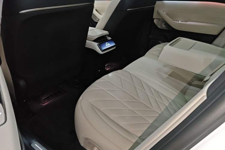 Used Nio ES6 2025 75 kWh Left Rear Seat