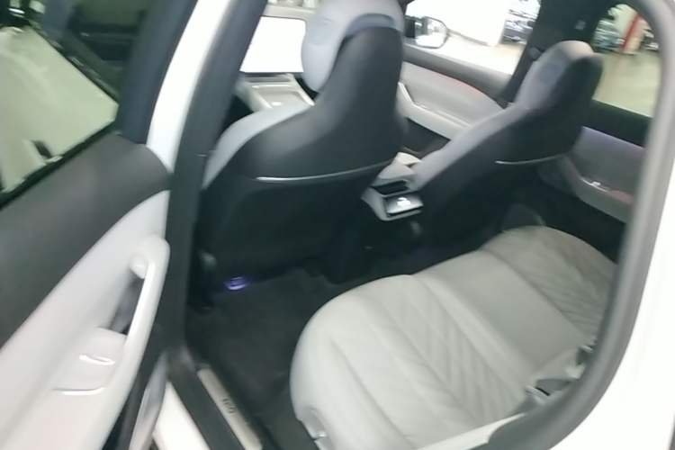 Used Nio ES6 2025 75 kWh Left Rear Seat