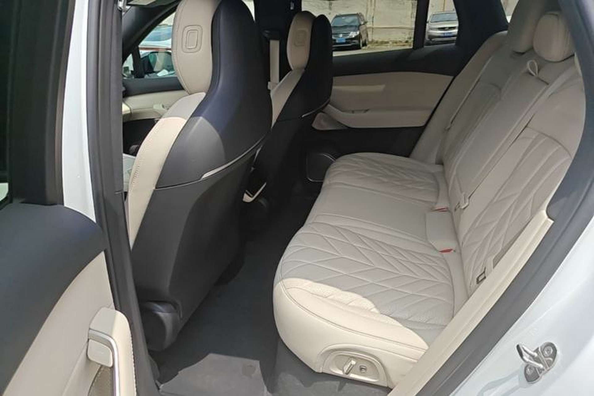 Used Nio ES6 2025 75 kWh Left Rear Seat