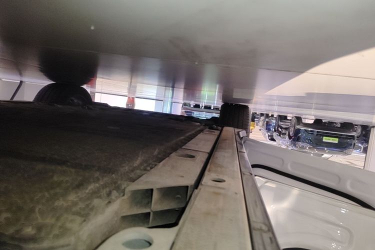 Used Nio ES6 2025 75 kWh Left Side Sill