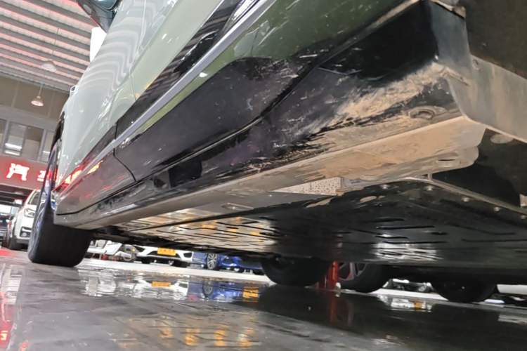 Used Nio ES6 2025 75 kWh Left Side Sill