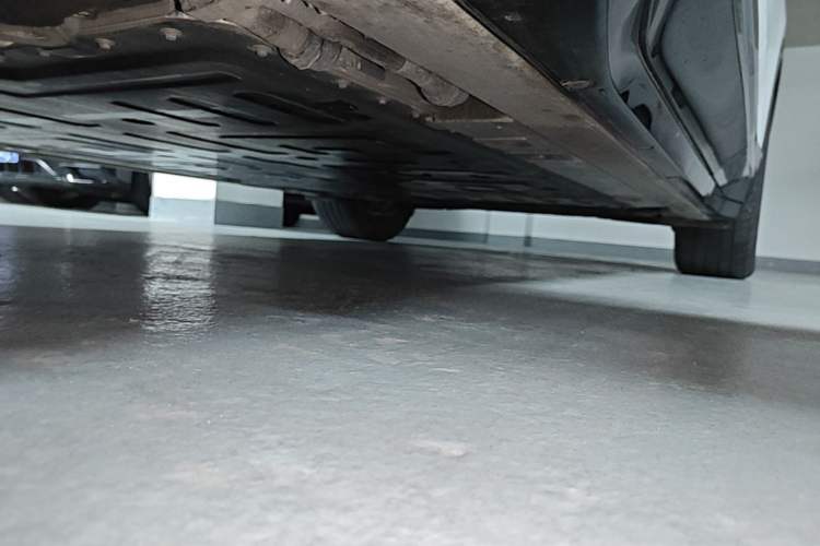 Used Nio ES6 2025 75 kWh Left Side Sill