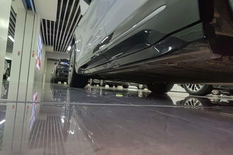 Used Nio ES6 2025 100 kWh Left Side Sill