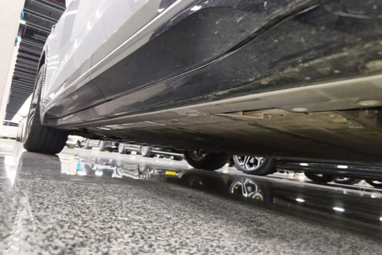 Used Nio ES6 2025 100 kWh Left Side Sill