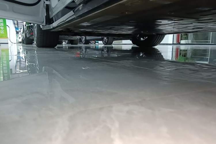 Used Nio ES6 2025 75 kWh Left Side Sill