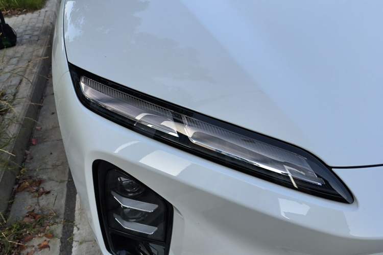 Used Nio ES6 2025 75 kWh Right Front Headlight
