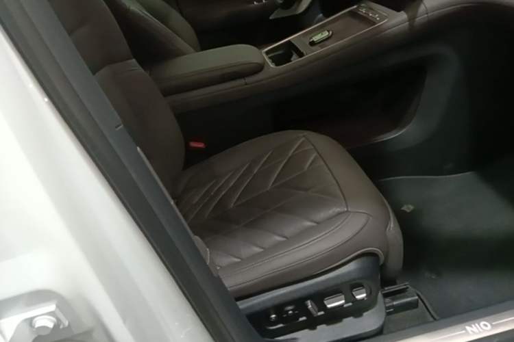 Used Nio ES6 2025 75 kWh Right Front Seat