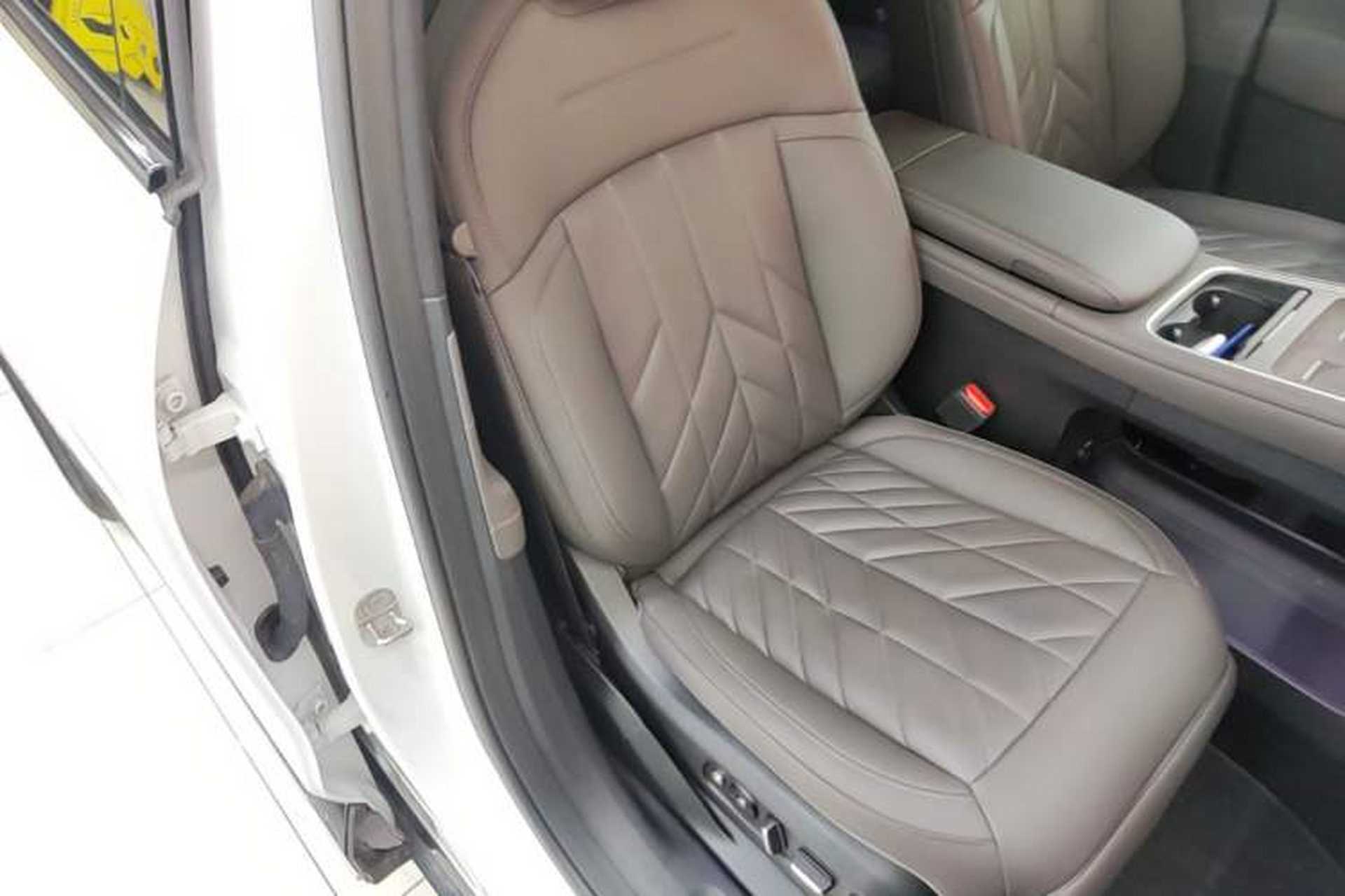 Used Nio ES6 2025 75 kWh Right Front Seat