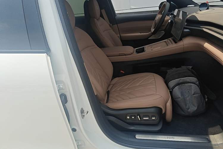Used Nio ES6 2025 100 kWh Right Front Seat