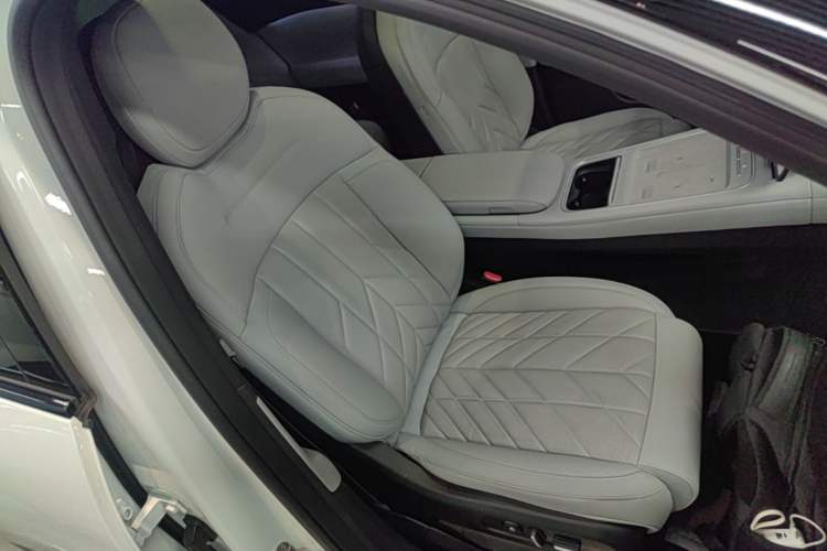 Used Nio ES6 2025 100 kWh Right Front Seat