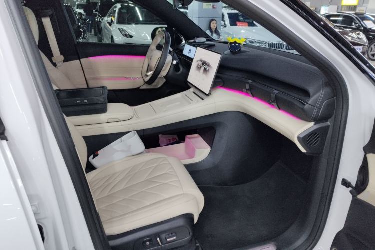 Used Nio ES6 2025 75 kWh Right Front Seat