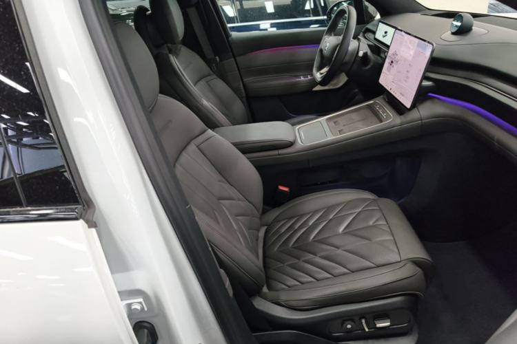 Used Nio ES6 2025 100 kWh Right Front Seat