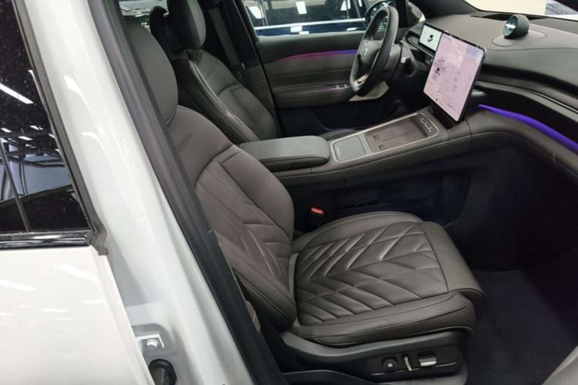 Used Nio ES6 2025 100 kWh Right Front Seat