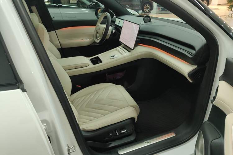 Used Nio ES6 2025 75 kWh Right Front Seat