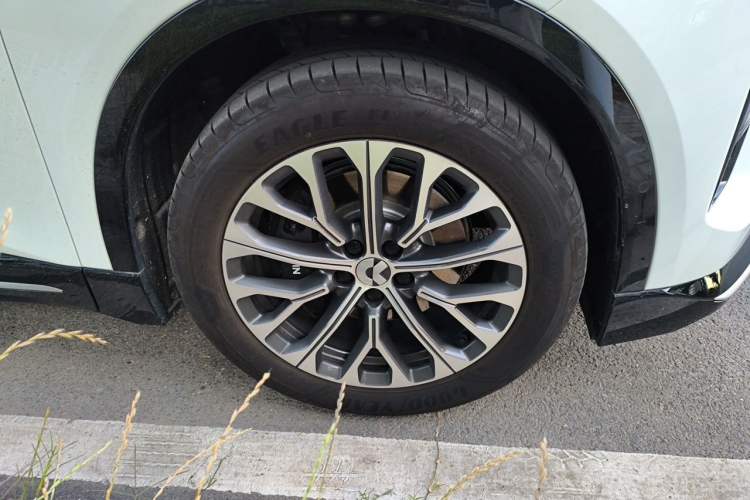 Used Nio ES6 2025 75 kWh Right Front Wheel Hub