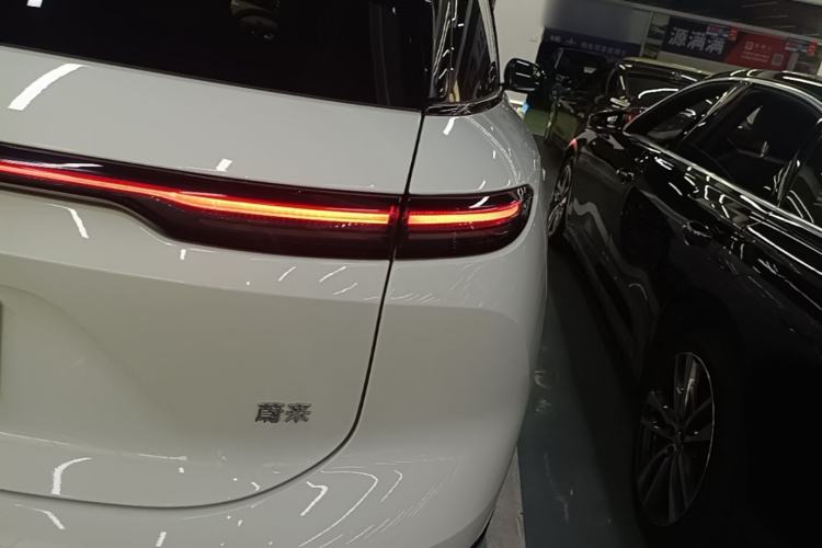 Used Nio ES6 2025 75 kWh Right Rear Taillight