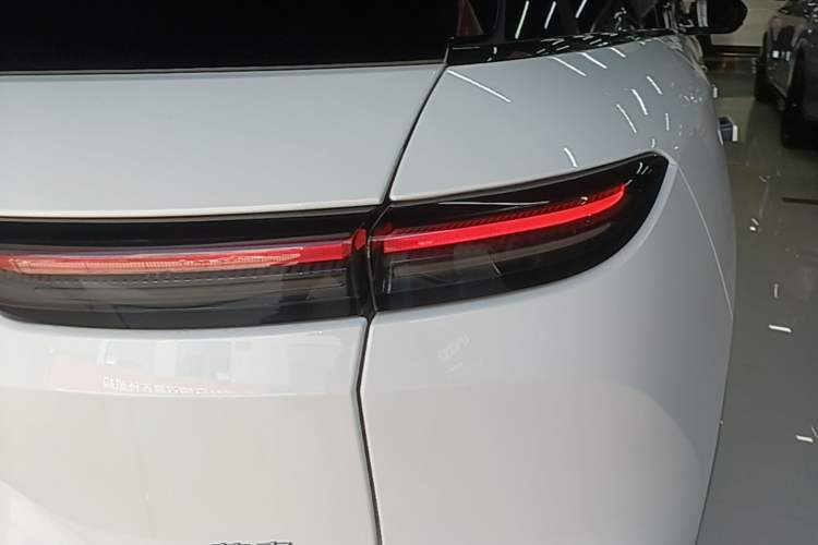 Used Nio ES6 2025 75 kWh Right Rear Taillight