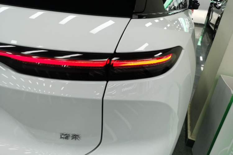 Used Nio ES6 2025 75 kWh Right Rear Taillight