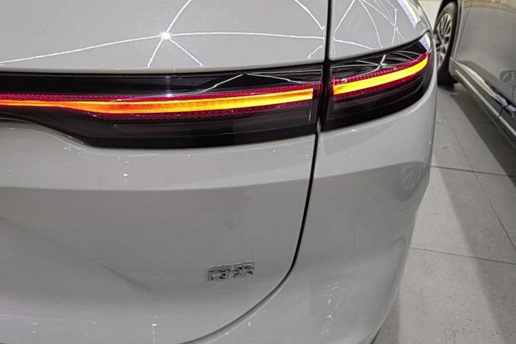Used Nio ES6 2025 75 kWh Right Rear Taillight