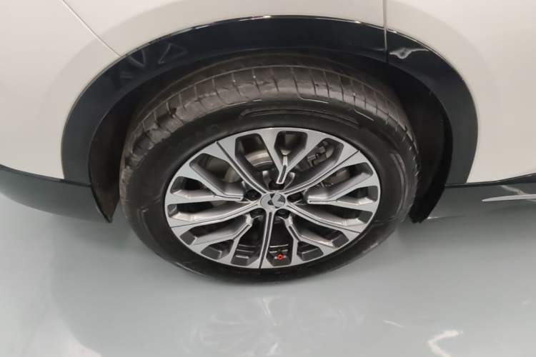 Used Nio ES6 2025 75 kWh Right Rear Wheel Hub
