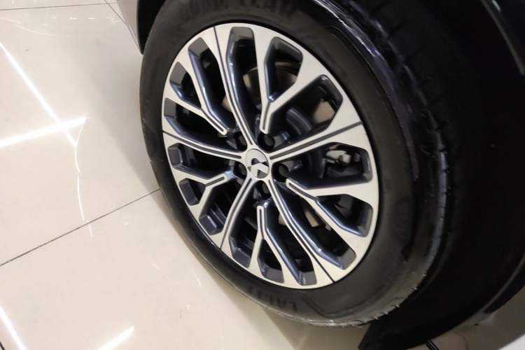 Used Nio ES6 2025 75 kWh Right Rear Wheel Hub