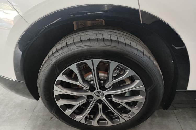 Used Nio ES6 2025 75 kWh Right Rear Wheel Hub