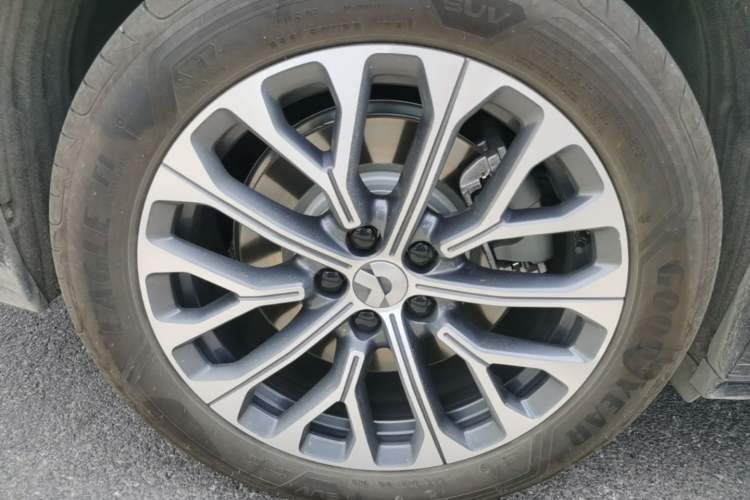 Used Nio ES6 2025 75 kWh Right Rear Wheel Hub