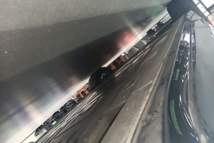 Used Nio ES6 2025 75 kWh Right Side Sill