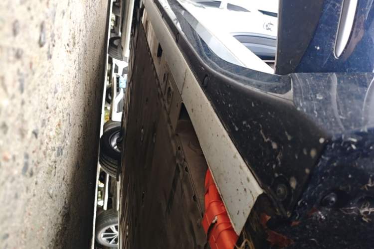 Used Nio ES6 2025 Model 100kWh 300,000th Anniversary Edition Right Side Sill